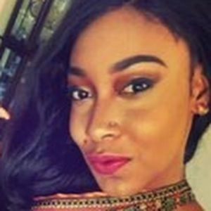 Meet your Posher, Malika